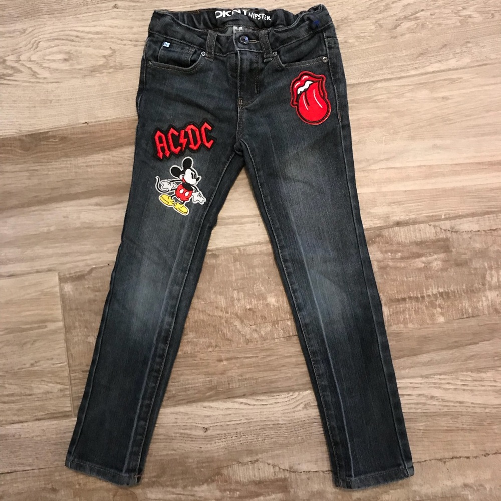 Boys DNKY skinny jeans with patches - Picture 1 of 3